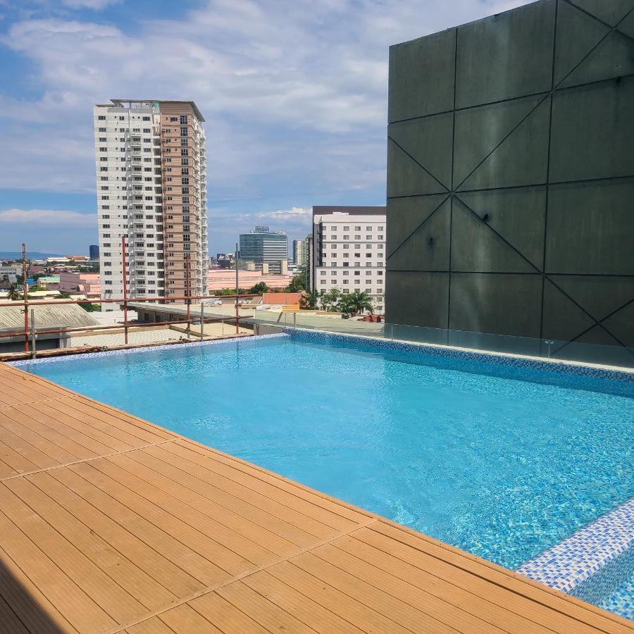 Davao City Inspiria Condo Free Airport Pickup For 3 Nights Stay Or More מראה חיצוני תמונה