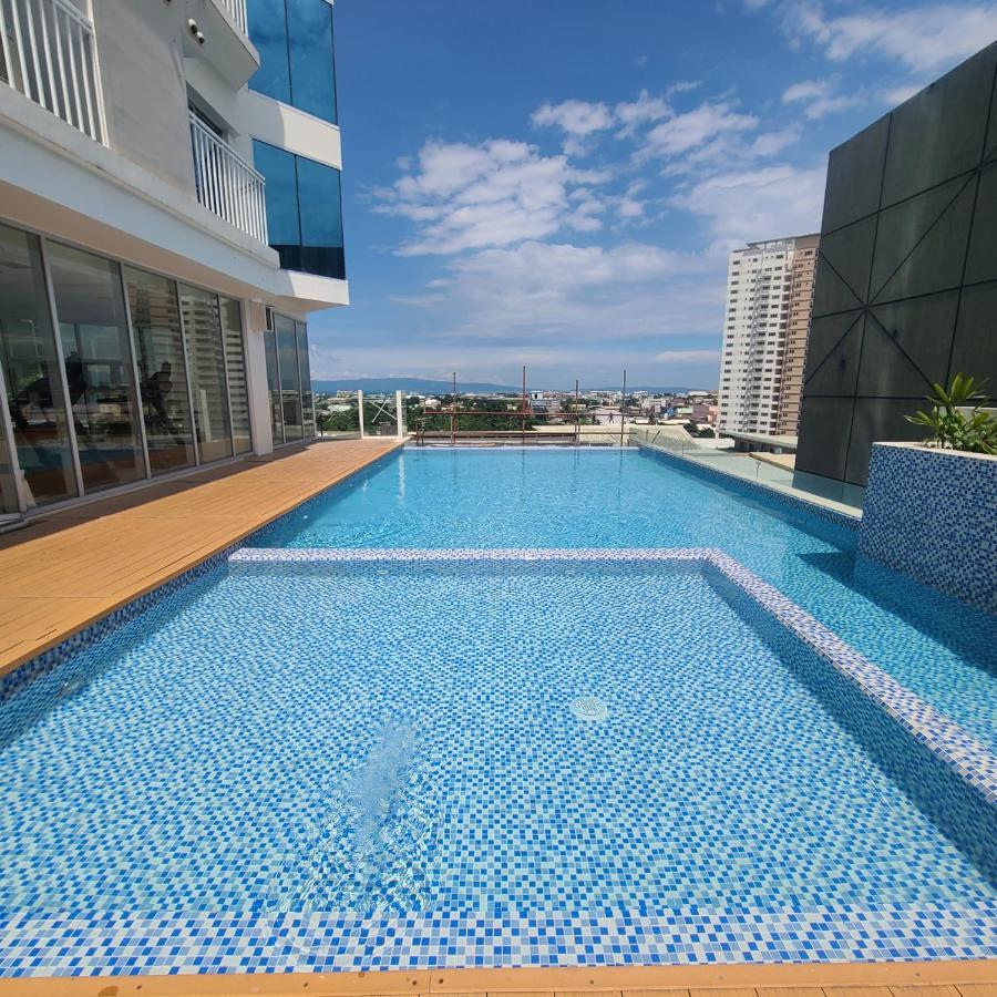 Davao City Inspiria Condo Free Airport Pickup For 3 Nights Stay Or More מראה חיצוני תמונה